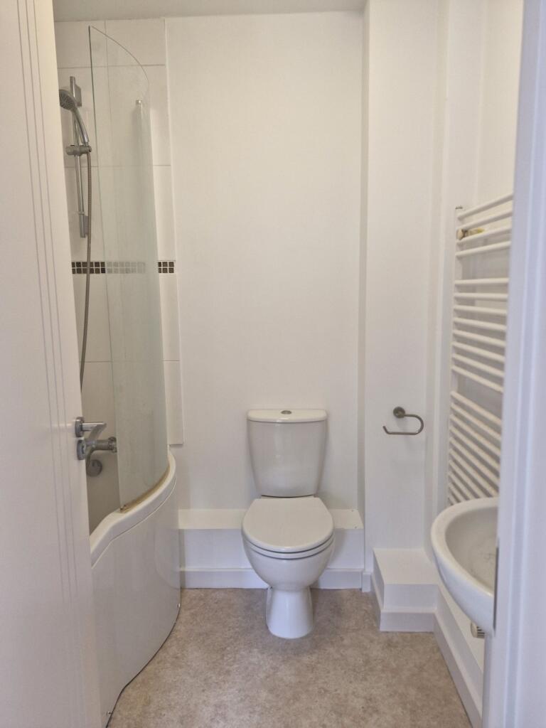 House in Newbury, East Fields, Speenhamland - More