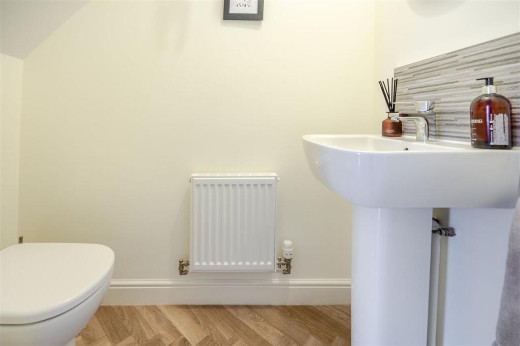 Alton Drive, Giltbrook, Nottingham photo 4