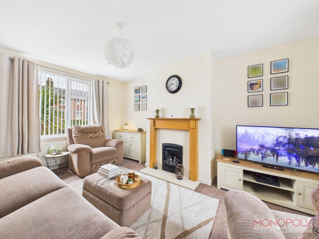 Ffordd Maelor, Wrexham, LL12 photo 3