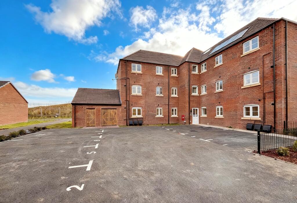 Main image of property: Martins Way, Stratford-upon-Avon, CV37 8YY