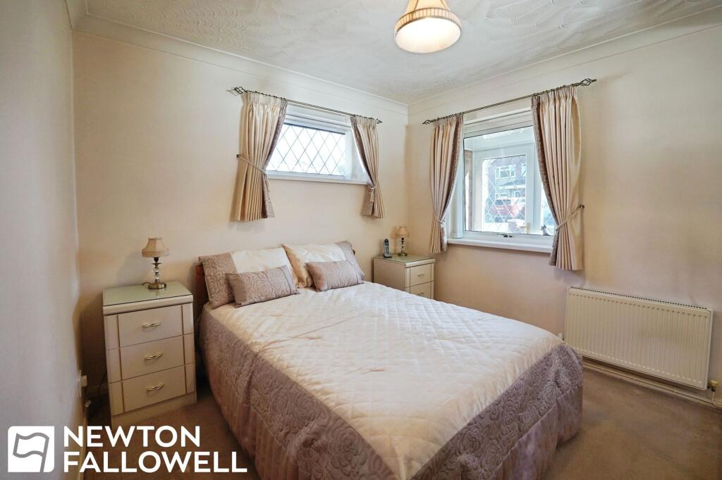 House in Retford, Hallcroft - More