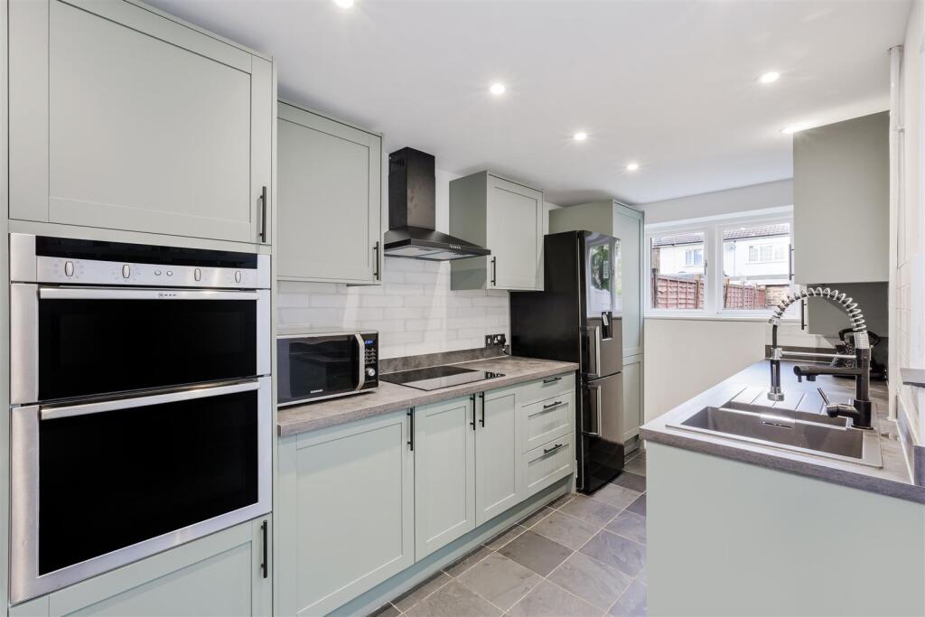 Main image of property: Endsleigh Road, Merstham, RH1 3LX