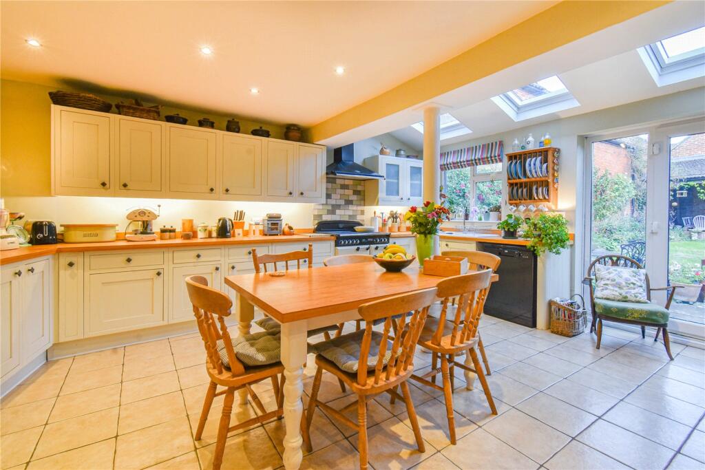 Church Street, Market Lavington, Devizes, Wiltshire, SN10 photo 3