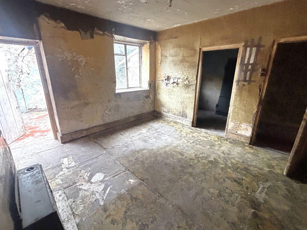 House in Newport - View 3