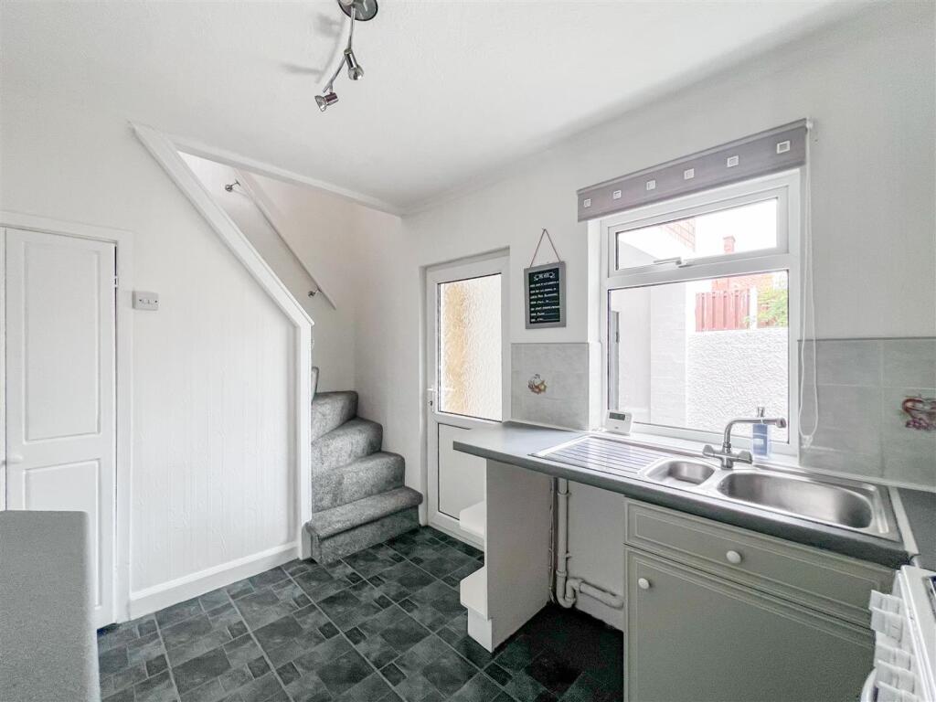 House in Stoke-on-Trent - More