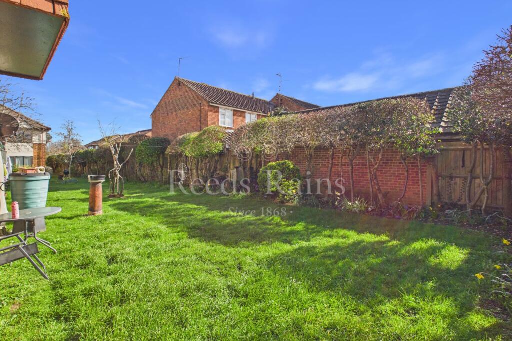 Apartment in Dartford, Stone - More