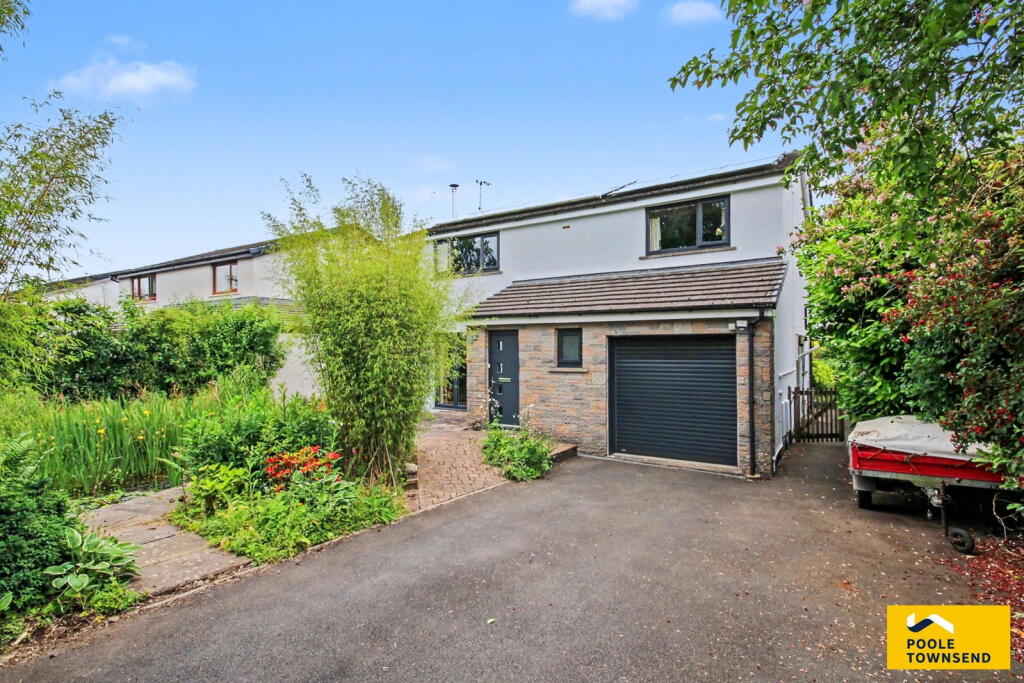 4 bedroom detached house for sale in Bowland Drive, Kendal, LA9 6LT, LA9