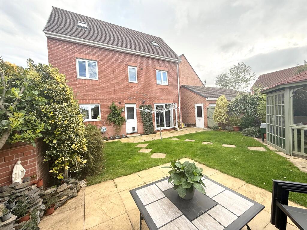 77 Hesketh Way photo 2