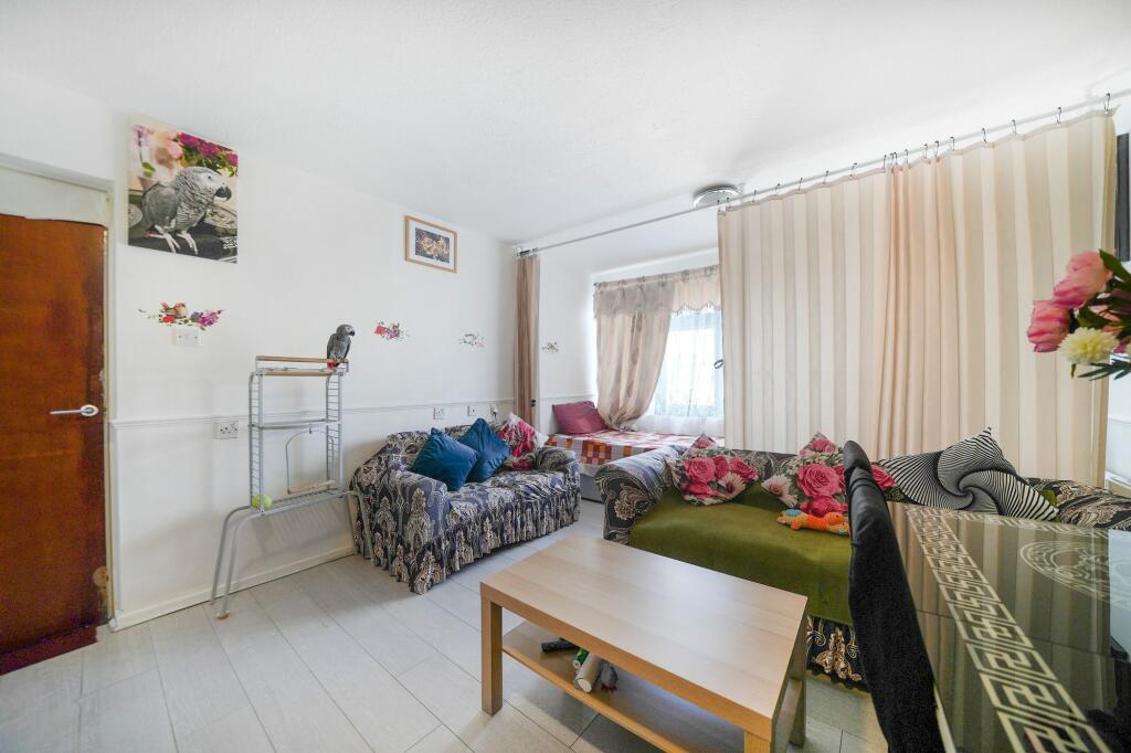 Apartment in Croydon - View 5