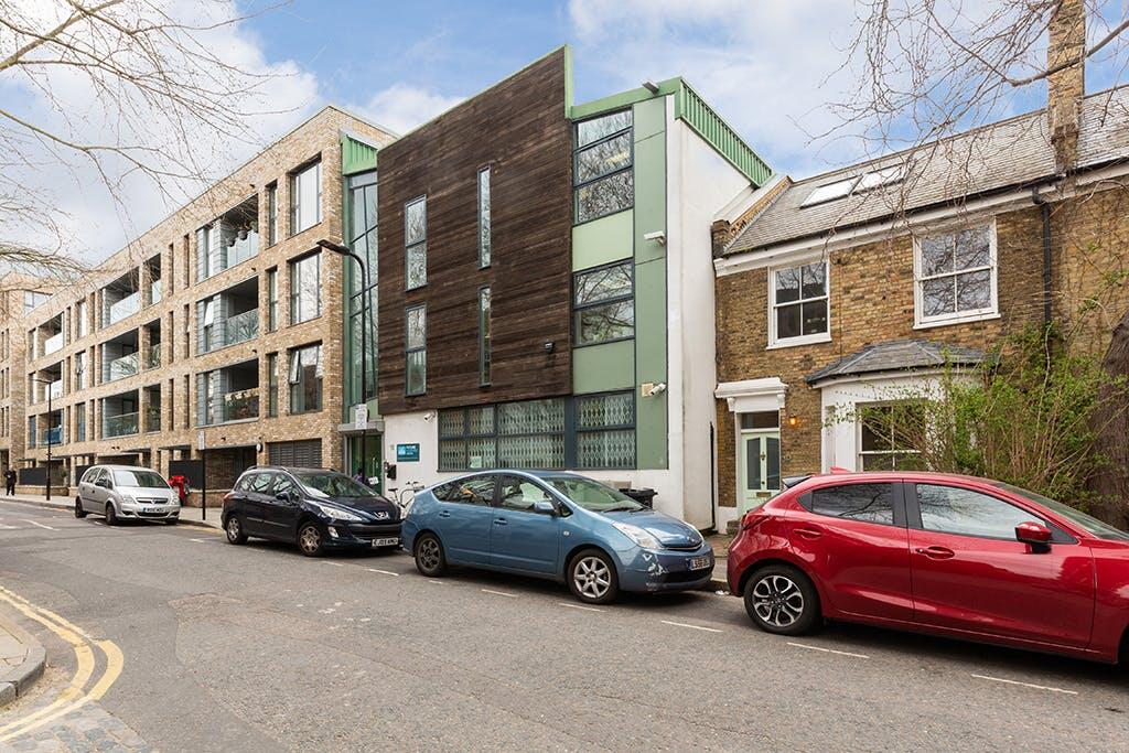 18-20 london Lane-37.jpg