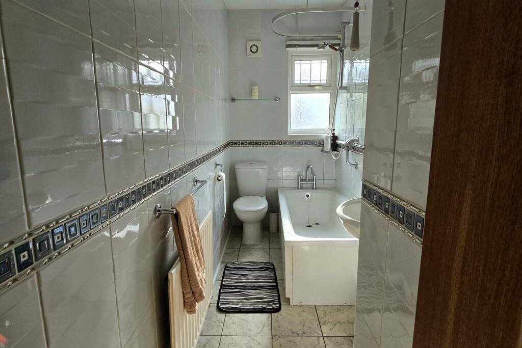 House in Leeds, Drighlington - View 5