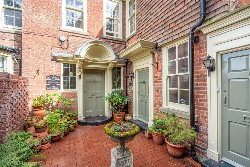 Main image of property: Flat 1 Dippons House, Dippons Drive, Wolverhampton, WV6 8HJ