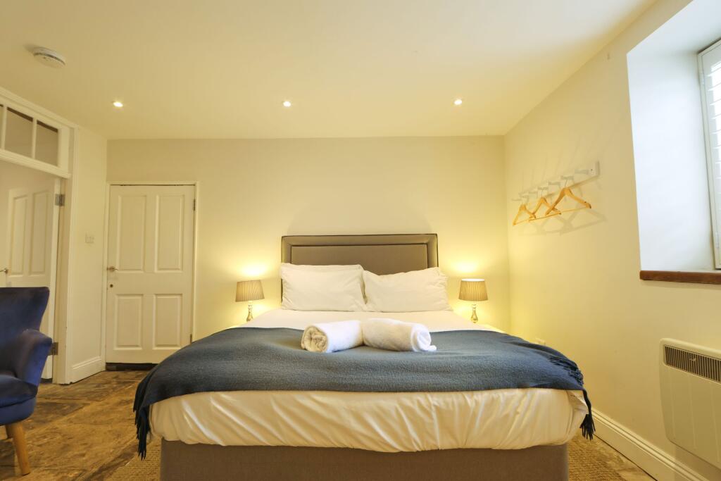 Apartment in Bristol - View 2