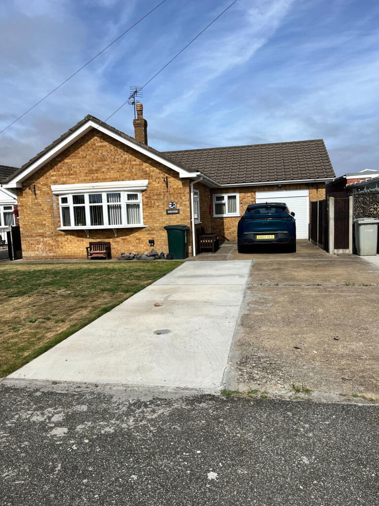 3-bed bungalow on Chapel Close, Chapel St. Leonards, Skegness, PE24 5UU, £310,000