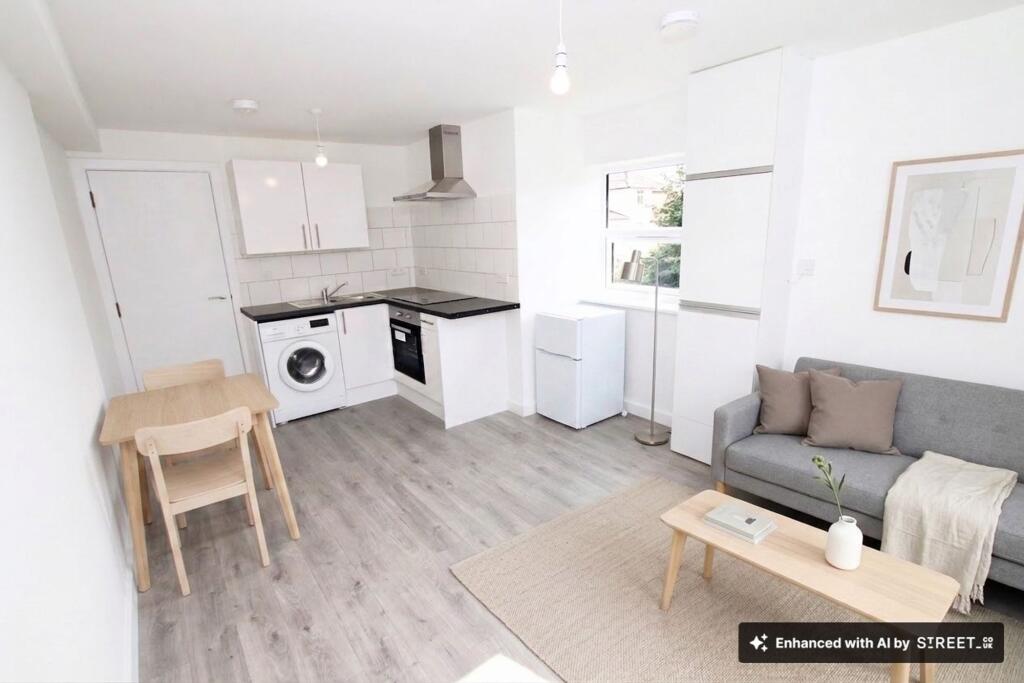 Main image of property: Oxford Road, Southampton, SO14