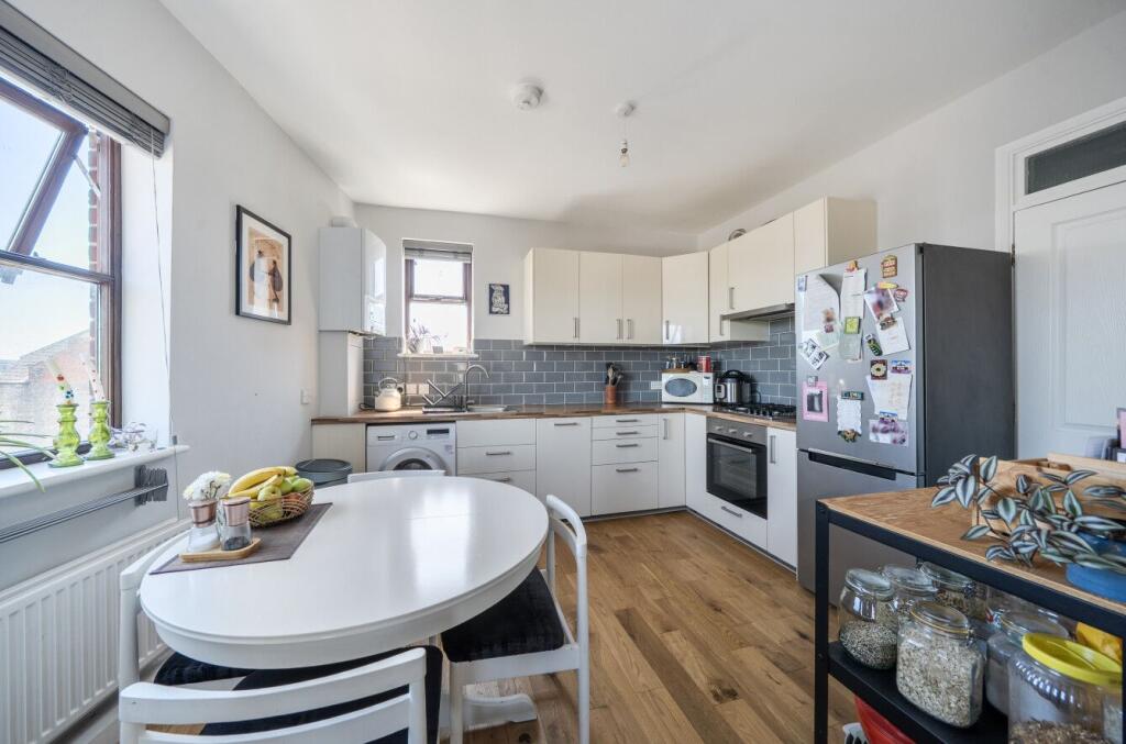 Apartment in London - View 4