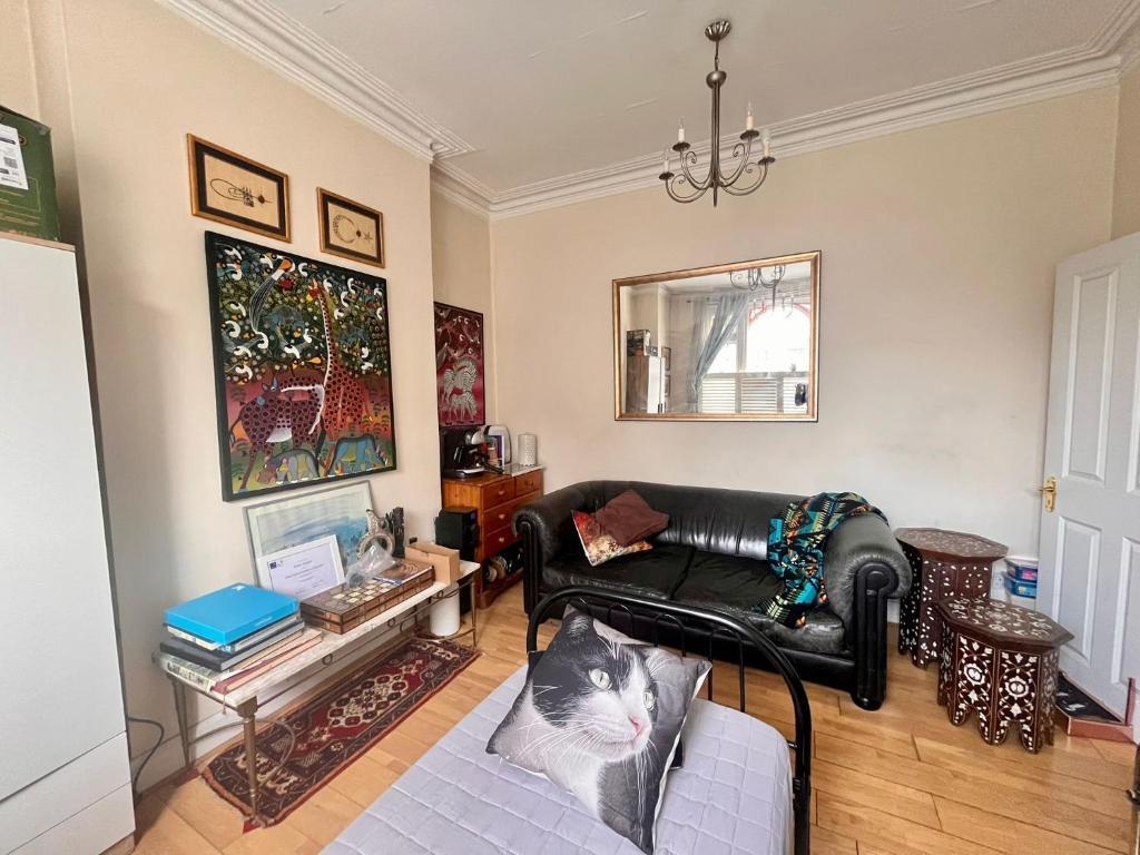 2 bedroom house for rent
