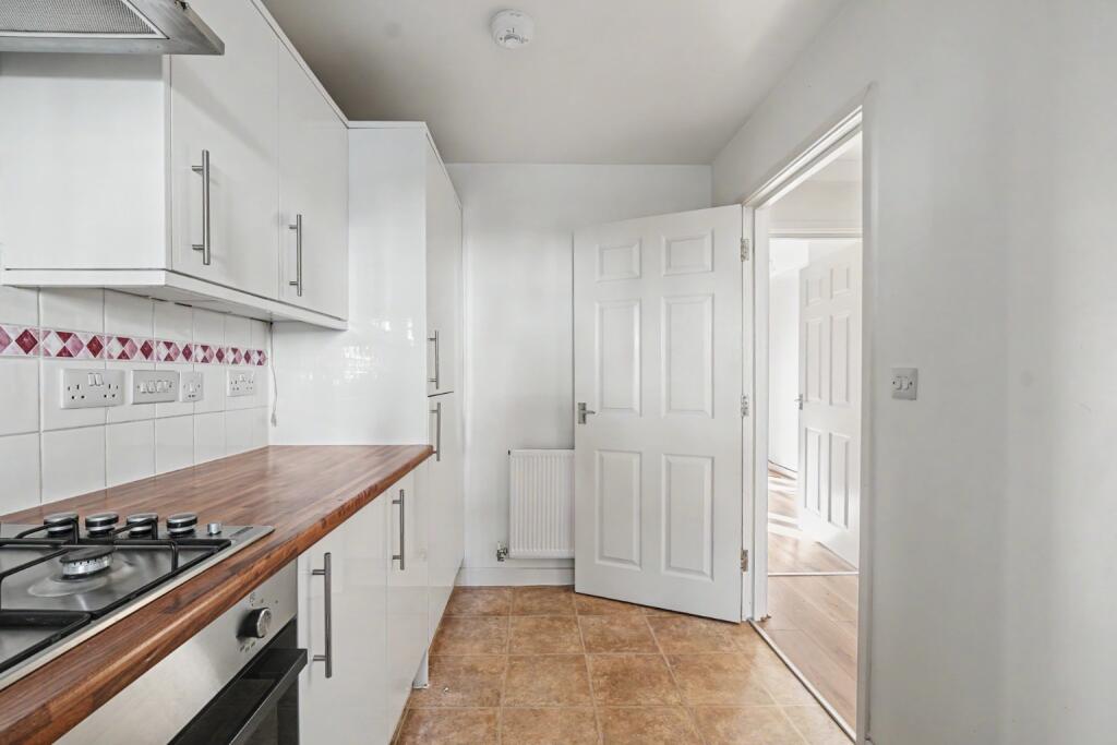 House in Swale, Grove Park, Chalkwell - More