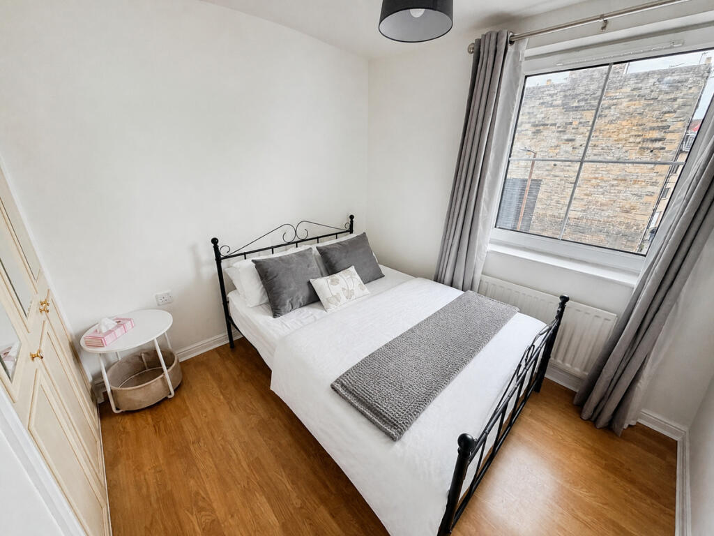 Apartment in Edinburgh, Lorne, Leith Central - More