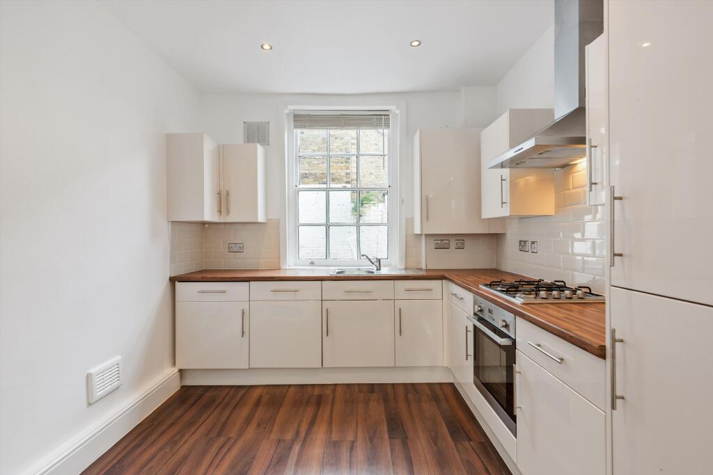 House in London - View 5