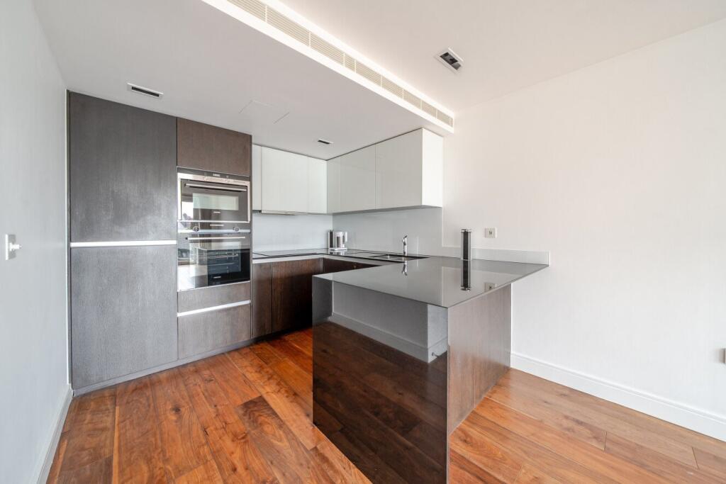 Main image of property: Kew Bridge Road, Brentford, London, TW8