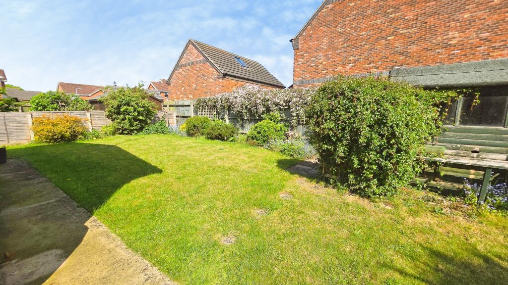 Lindum Park, Ruskington, NG34 photo 3