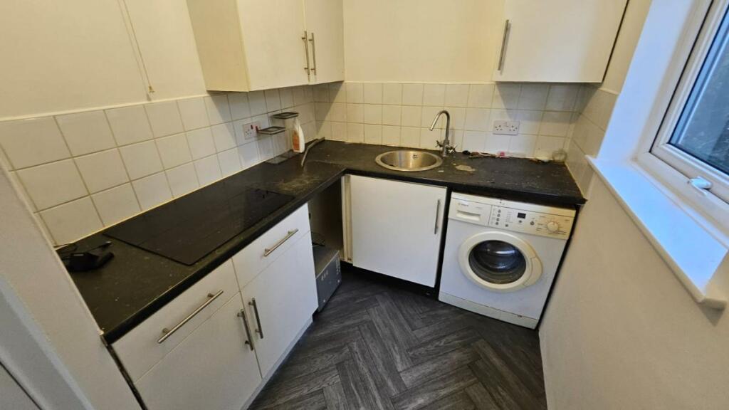 Mansfield Close, Birchwood, Warrington photo 4
