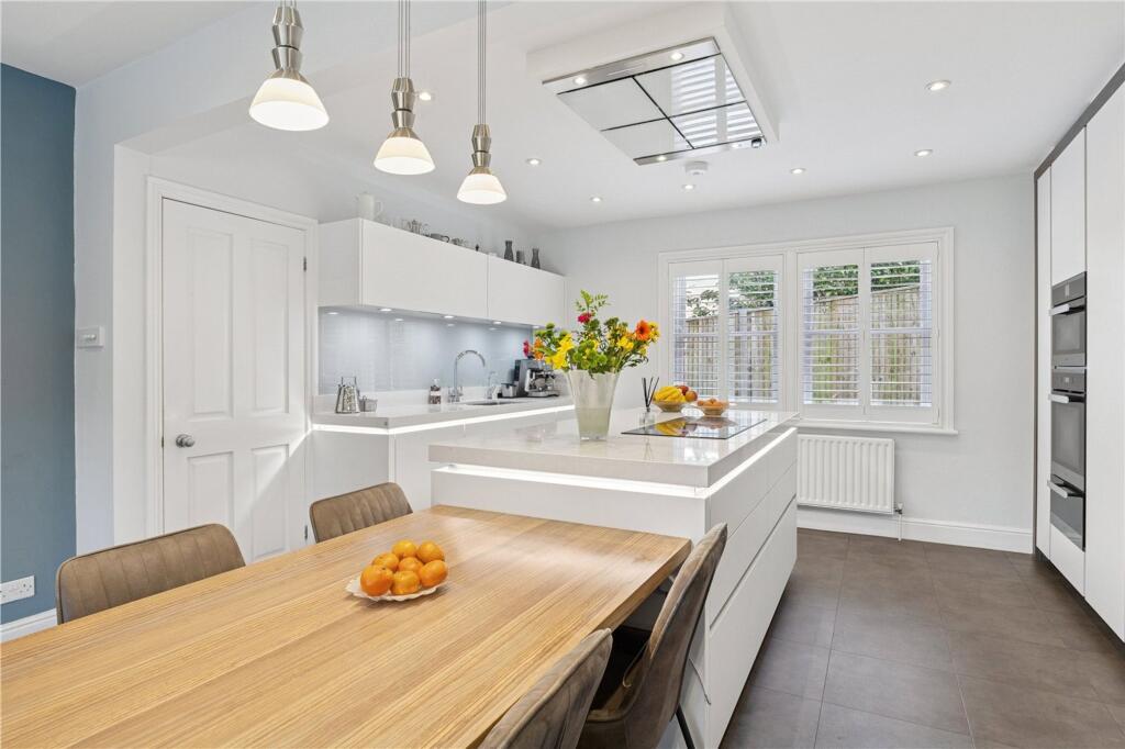 House in Waverley, Lower Bourne, Farnham - View 3