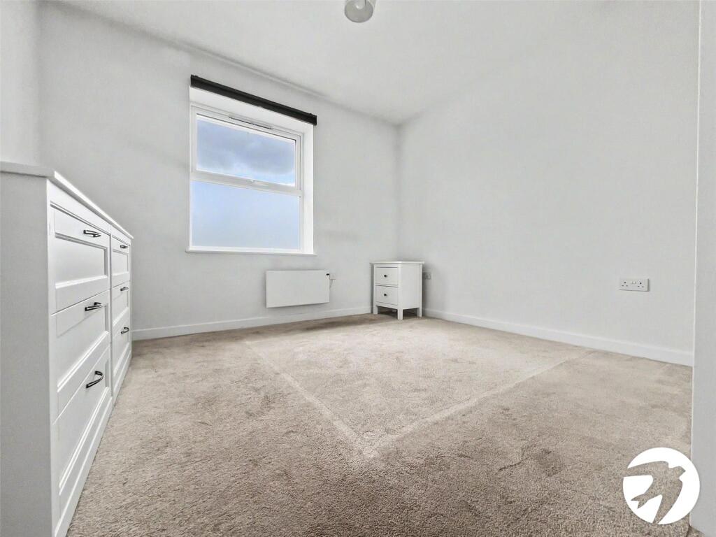 Apartment in Chatham, Medway - More