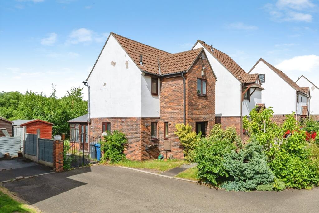 Main image of property: Woodford Close, Thelwall, Warrington, Cheshire, WA4
