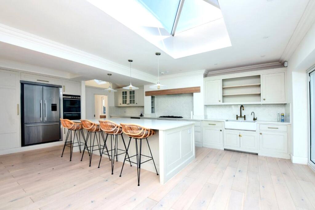 House in Reigate and Banstead, Banstead - View 4