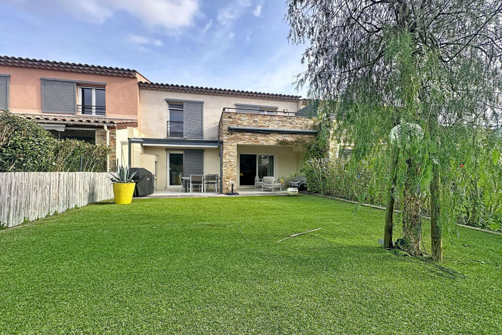 Main image of property: Provence-Alps-Cote d`Azur, Var, Le Plan-de-la-Tour