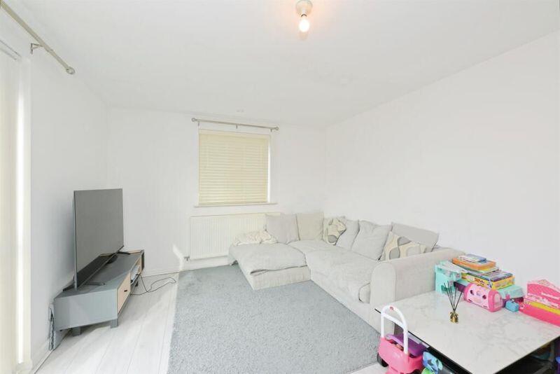 Cranborne Road, Hoddesdon, EN11 photo 4