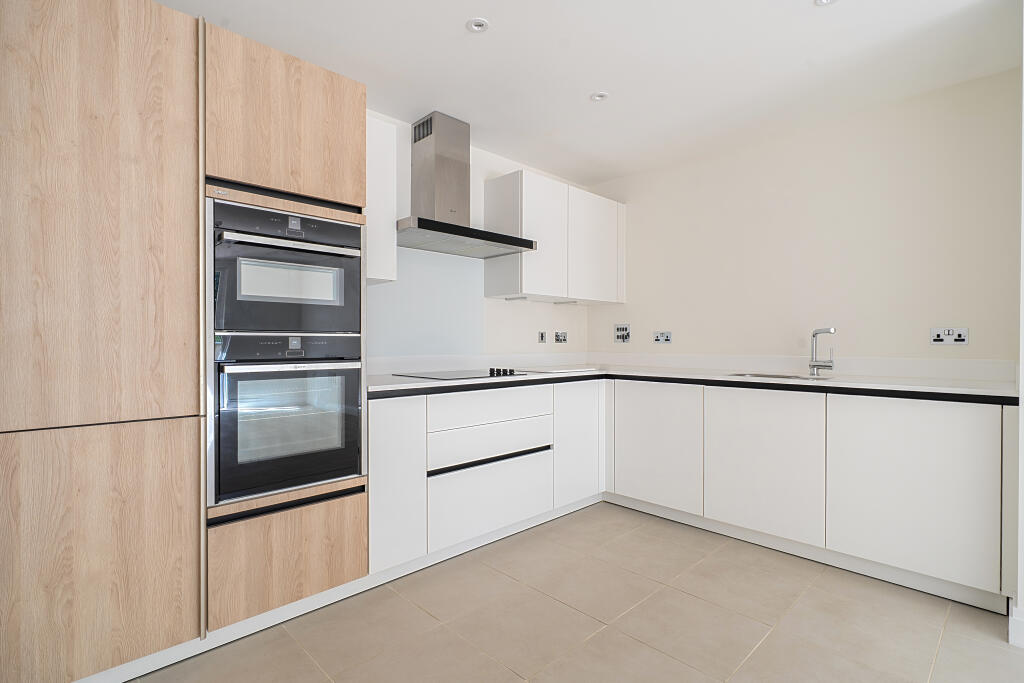 Apartment in Twickenham - View 3