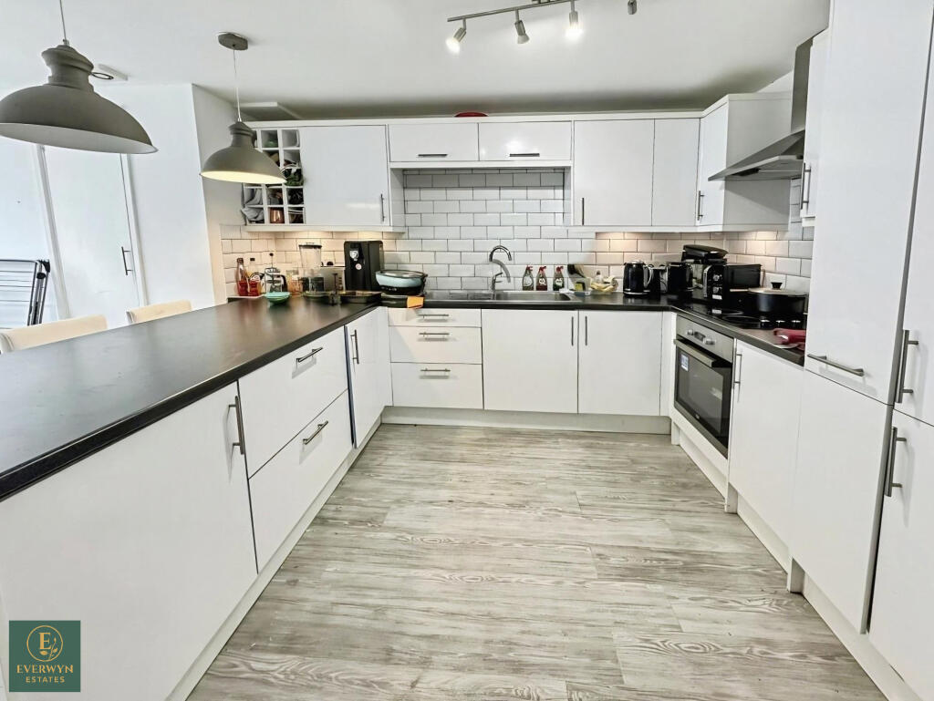 House in Twickenham - View 4