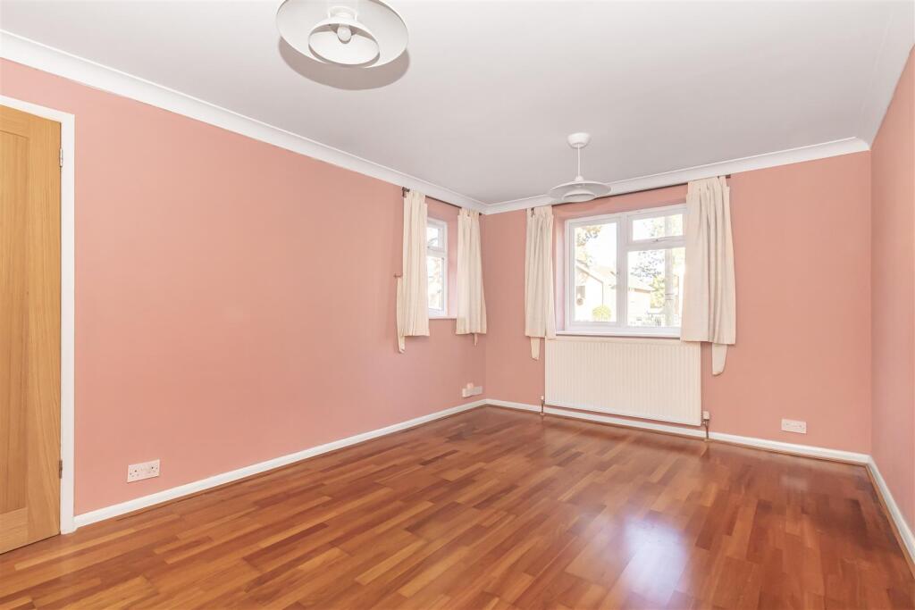 House in Uttlesford, Saffron Walden - More