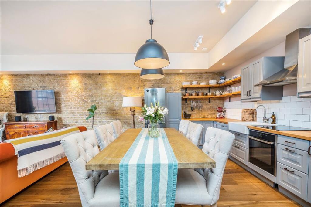 Apartment in London - View 5