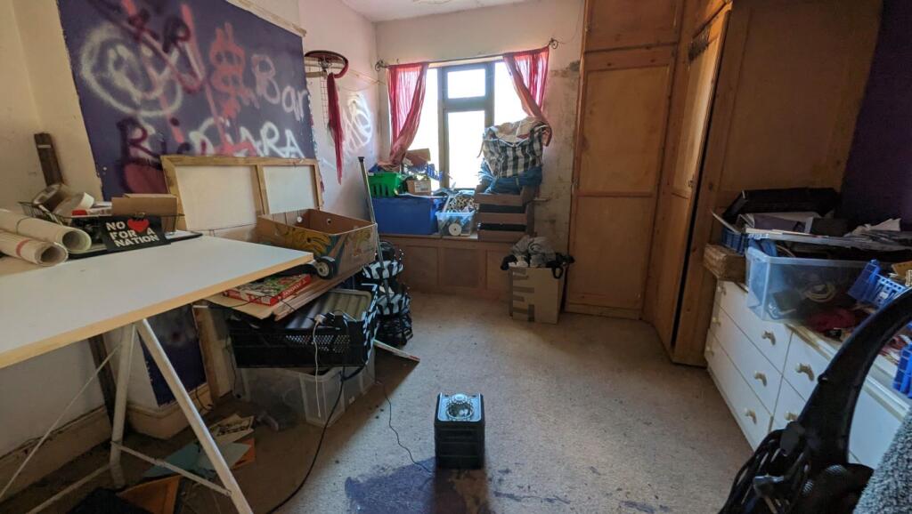 House in Wolverhampton, Tettenhall - More
