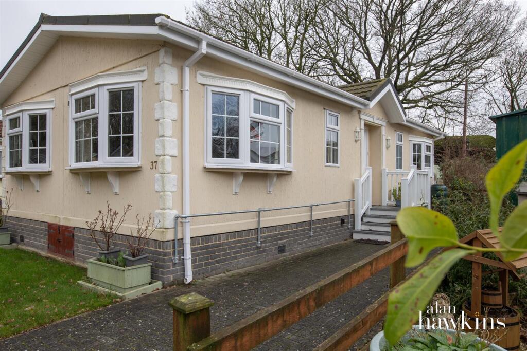 Main image of property: Hook Street, Royal Wootton Bassett