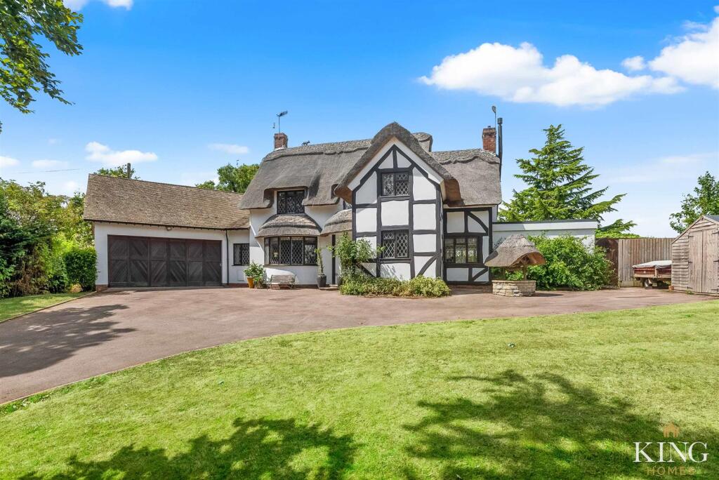 House in Stratford-on-Avon, Weethley Gate, Arrow with Weethley CP - View 4