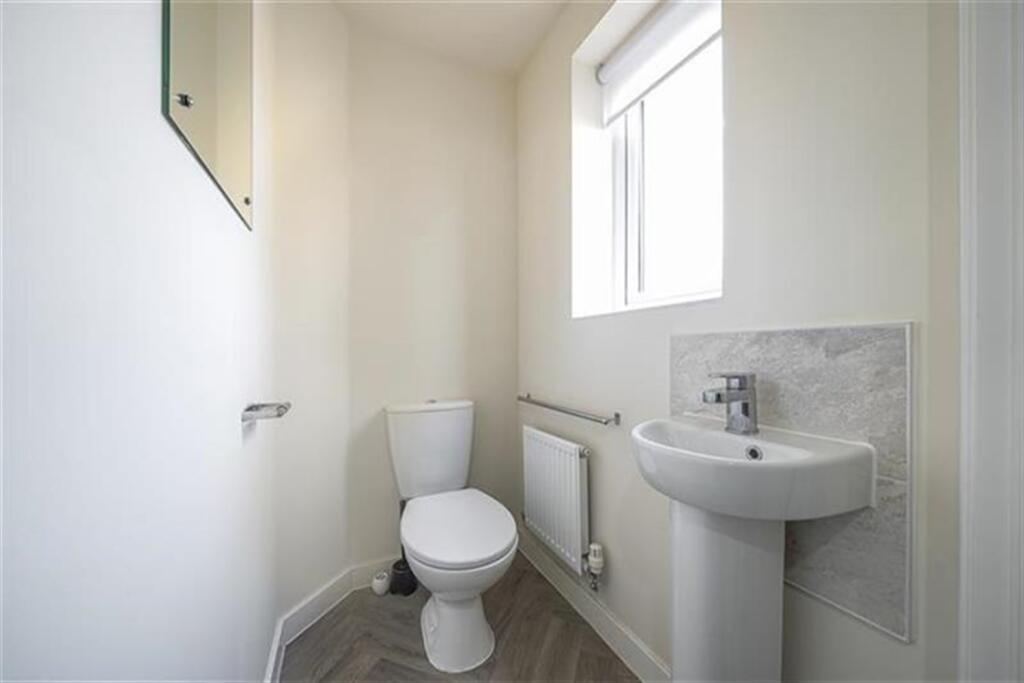 House in Nottingham - View 4
