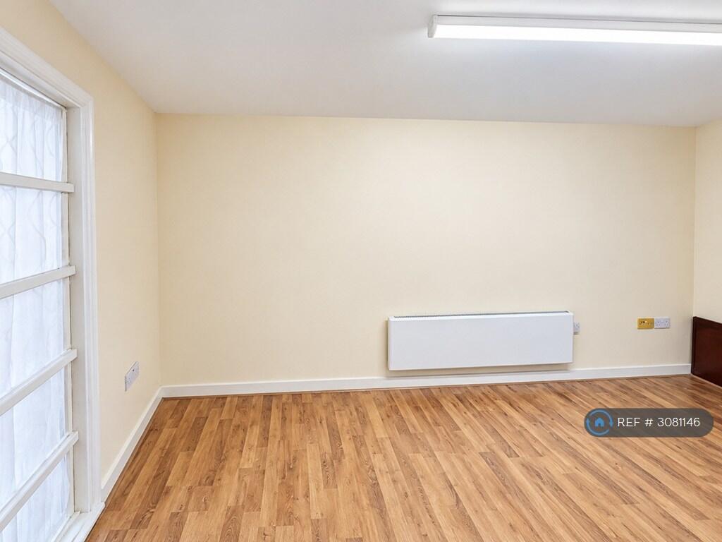 Apartment in Manchester - View 3