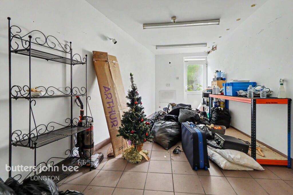 House in Stoke-on-Trent - More