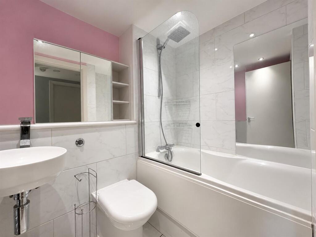 Apartment in Huddersfield - View 5