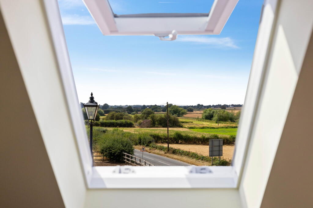 House in Wakefield - View 3