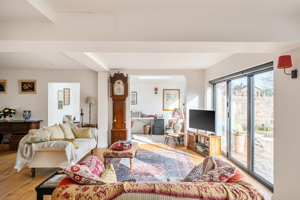 Additional image 6 of Immaculate home - Central Wells