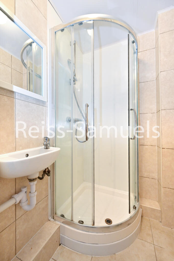 4 bedroom maisonette for rent