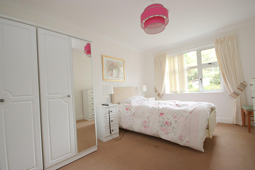 Apartment in Horsham, Tedfold, Billingshurst - View 4