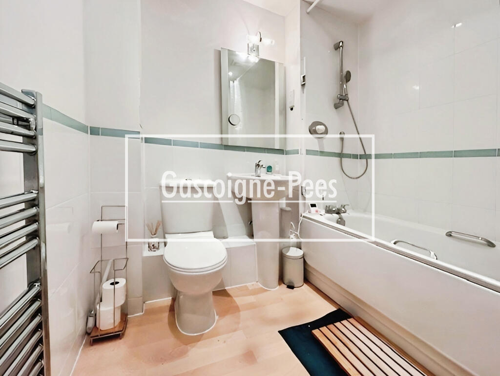 Apartment in Basingstoke and Deane, Basingstoke - More