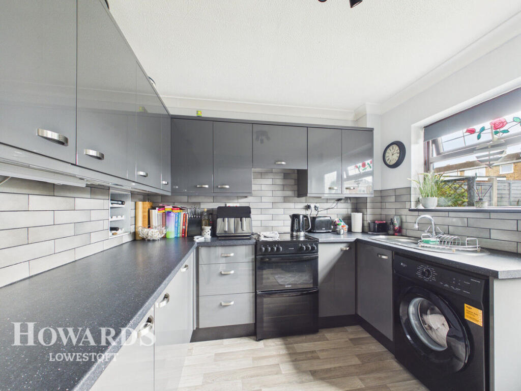 House in Lowestoft - View 5